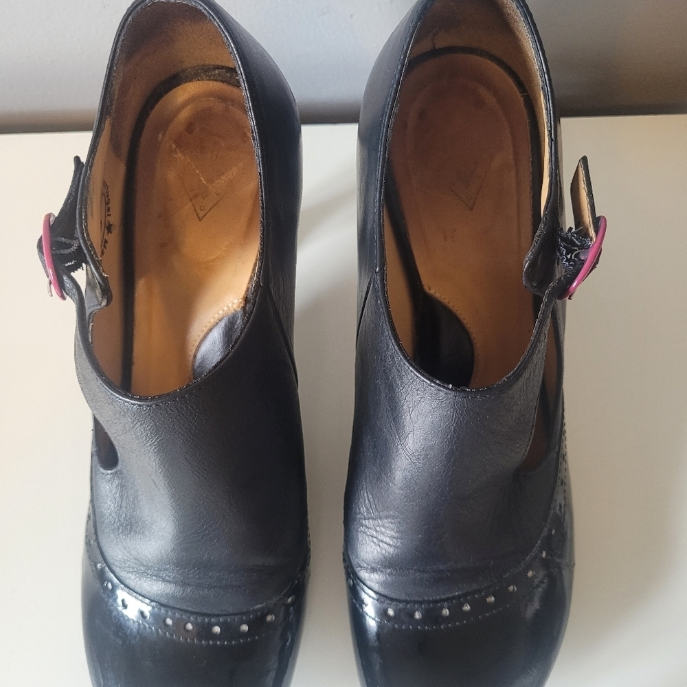 Fluevog Bellevue Ella Baker Brogued Heel With Cutout, GUC, Size 6 - Picture 4 of 11